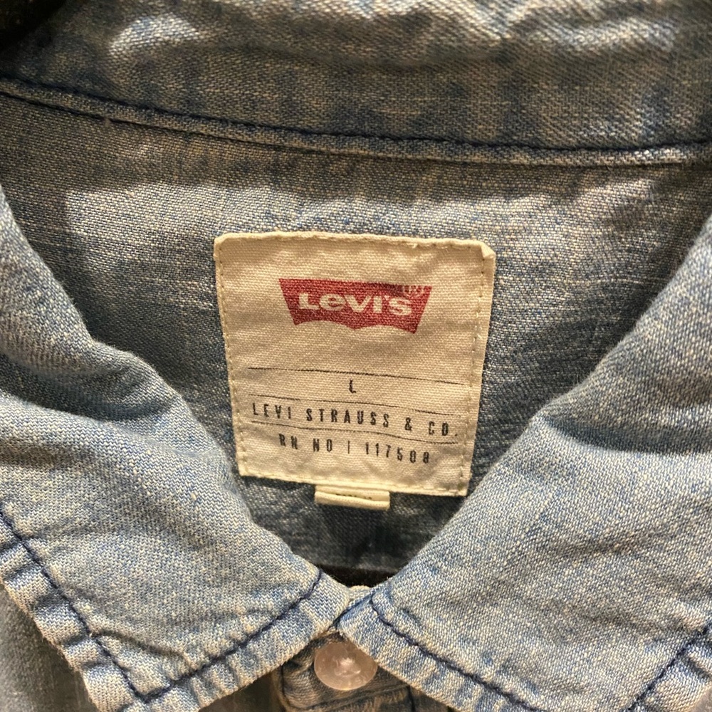 Mens Levi chambray shirt